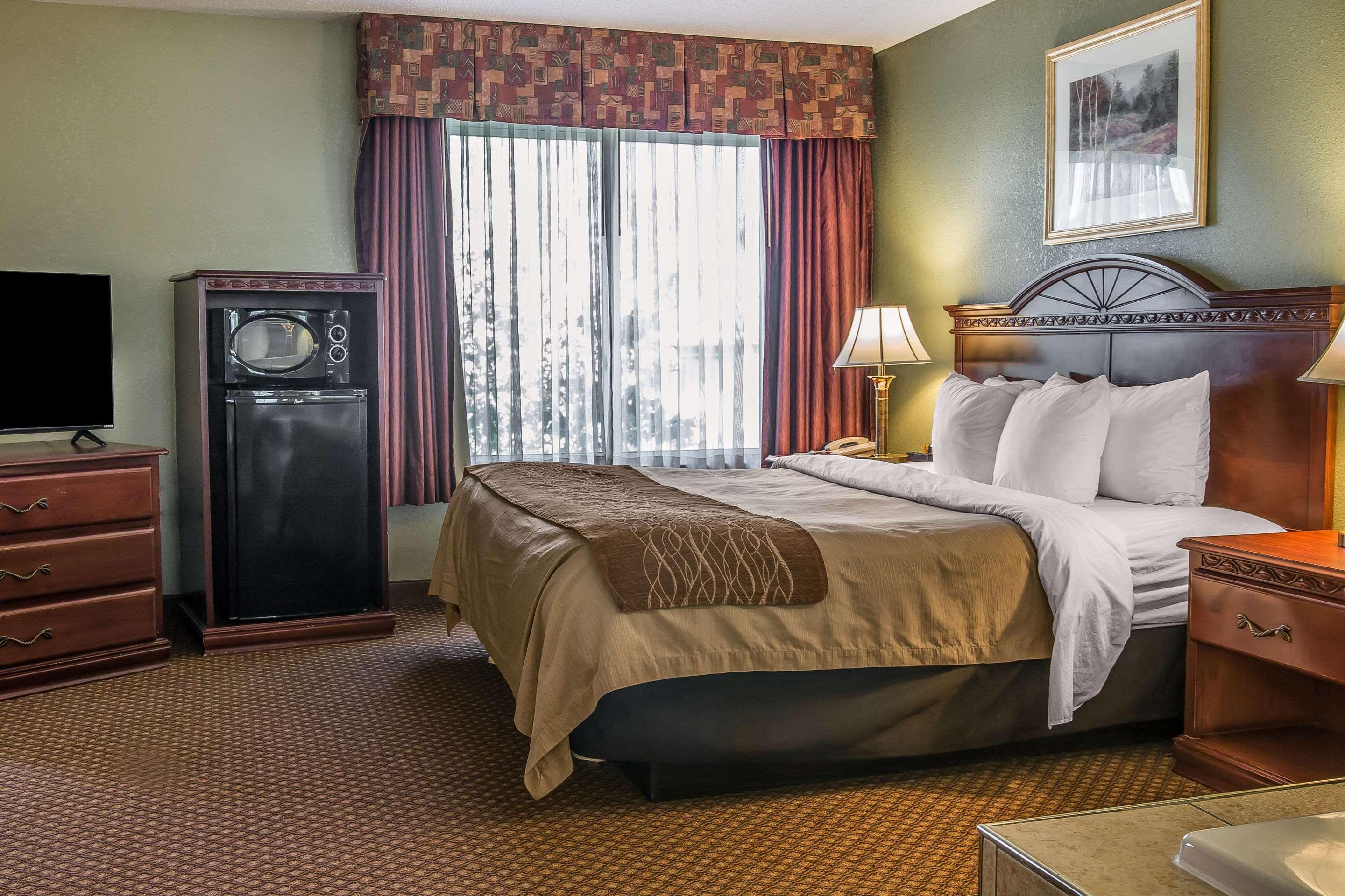 Quality Inn & Suites Ann Arbor Hwy 23 Exteriör bild