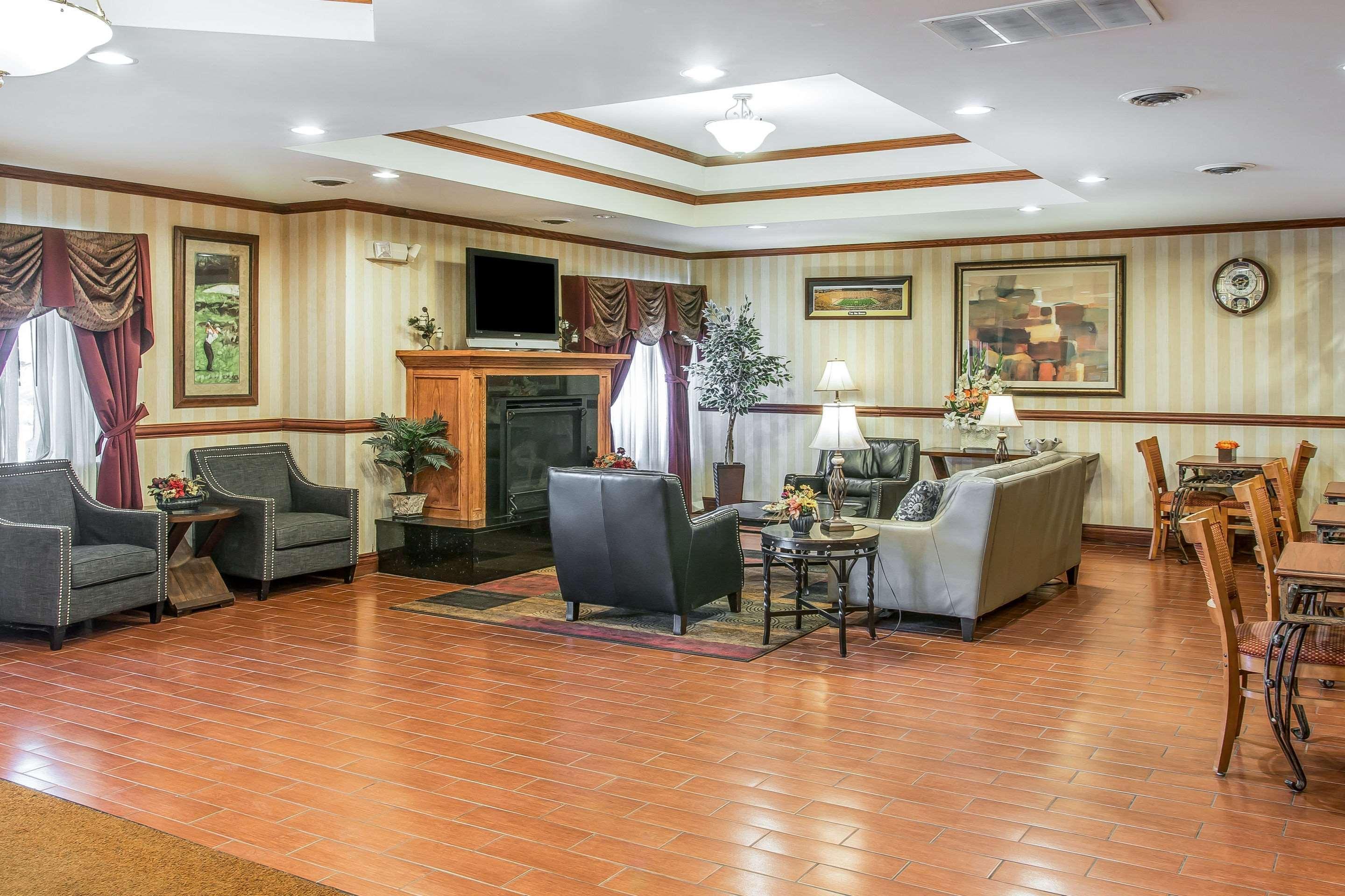 Quality Inn & Suites Ann Arbor Hwy 23 Exteriör bild