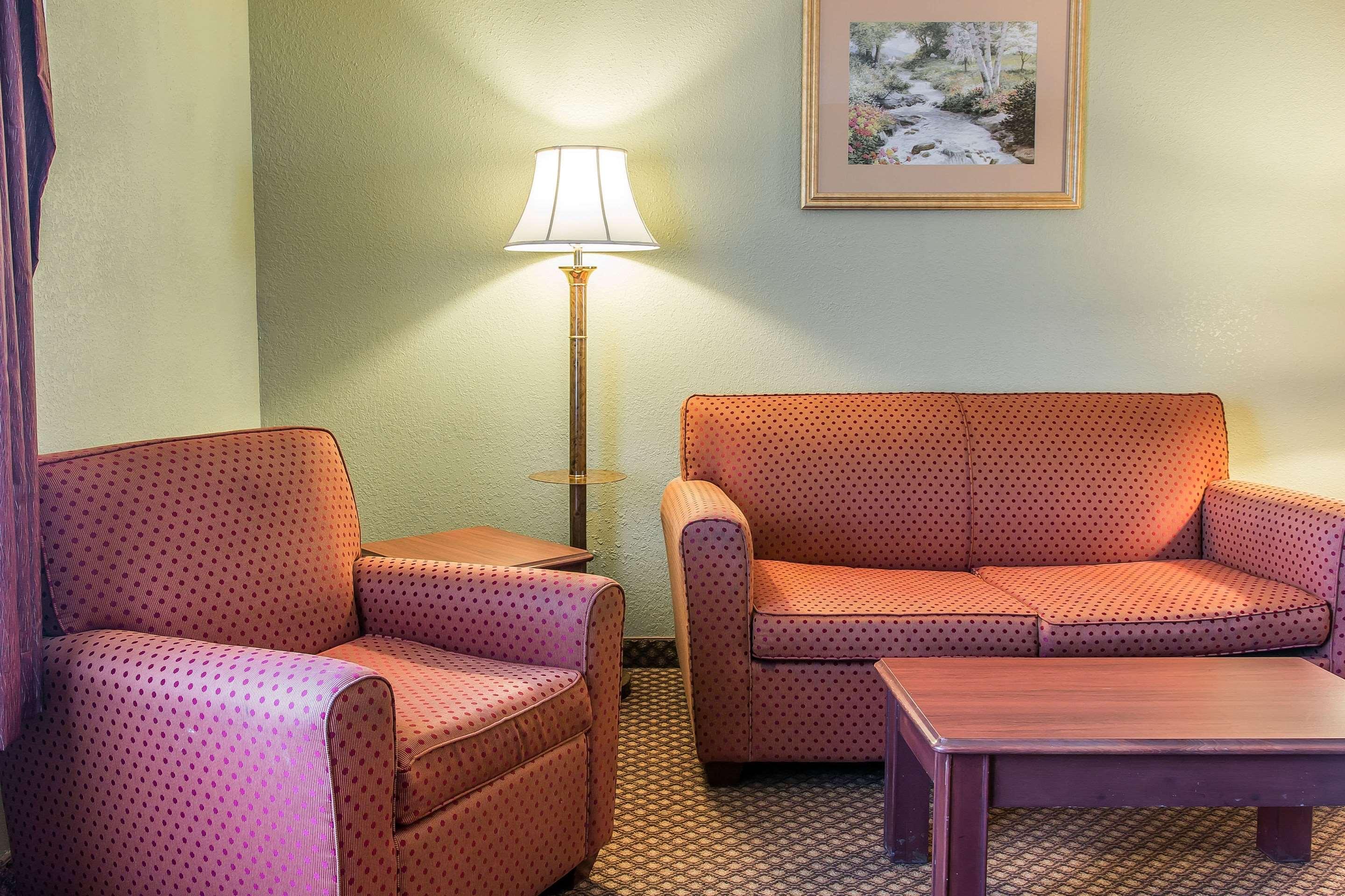 Quality Inn & Suites Ann Arbor Hwy 23 Exteriör bild