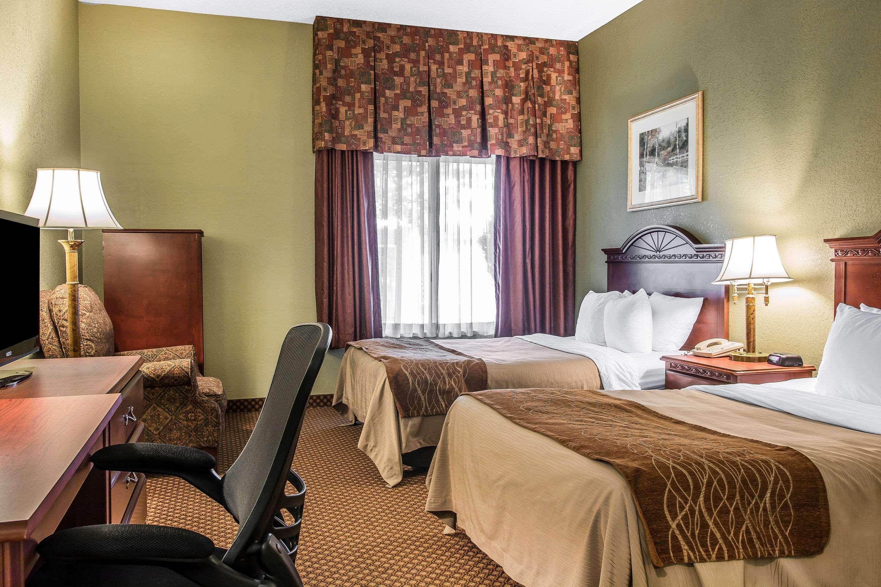 Quality Inn & Suites Ann Arbor Hwy 23 Exteriör bild