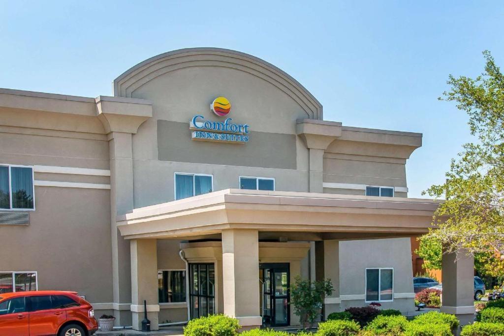 Quality Inn & Suites Ann Arbor Hwy 23 Exteriör bild