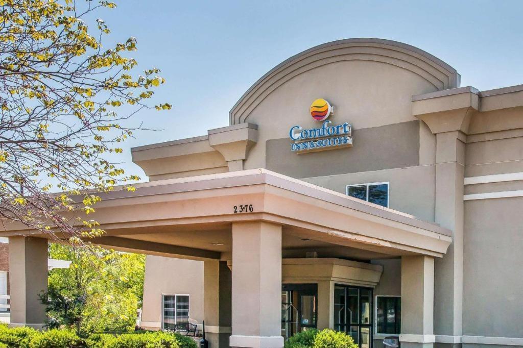 Quality Inn & Suites Ann Arbor Hwy 23 Exteriör bild