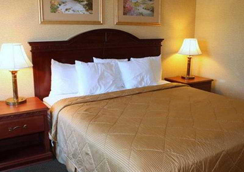Quality Inn & Suites Ann Arbor Hwy 23 Exteriör bild